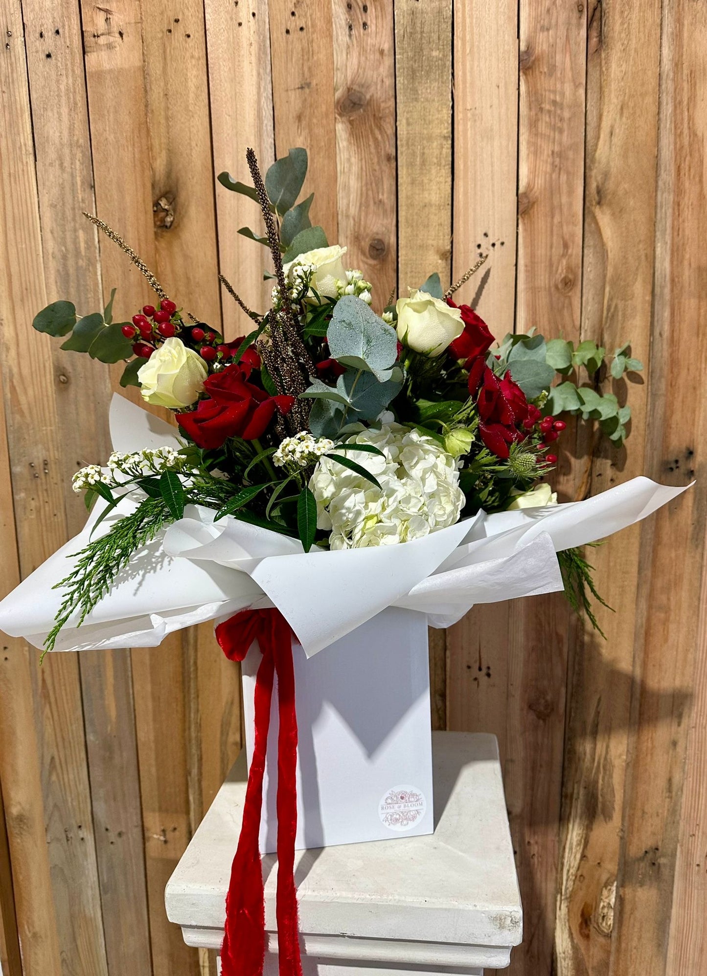 Winter Bouquet - Rosy Cheeks