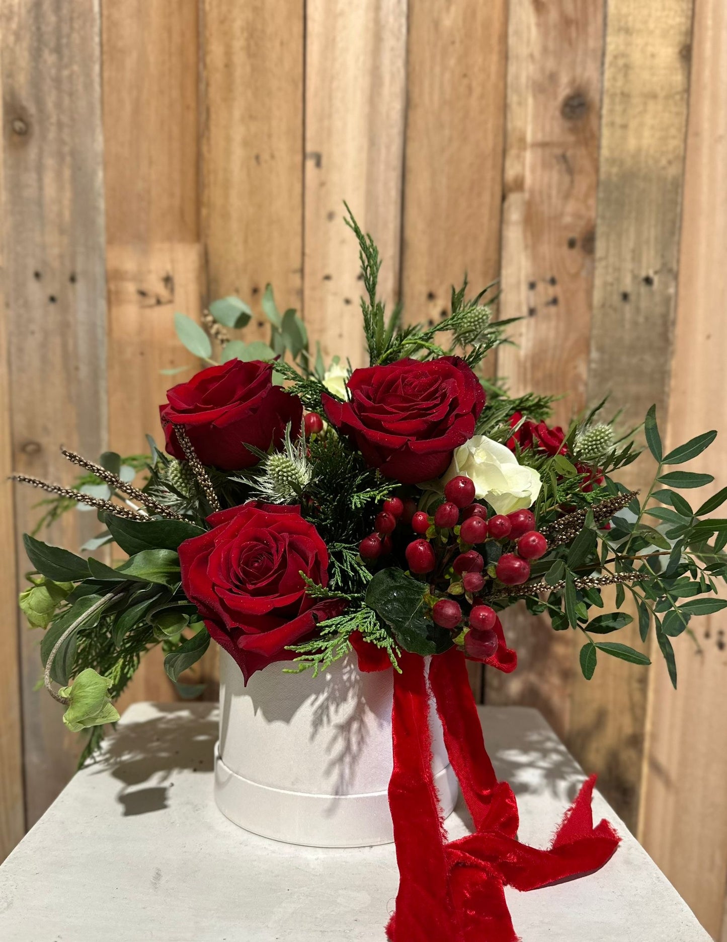 Christmas Hat Box Flower Bouquet